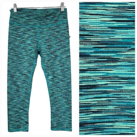 Fabletics Salar Capri Leggings Emerald Multi Stripe Cropped Compression Sz Small - Picture 1 of 8